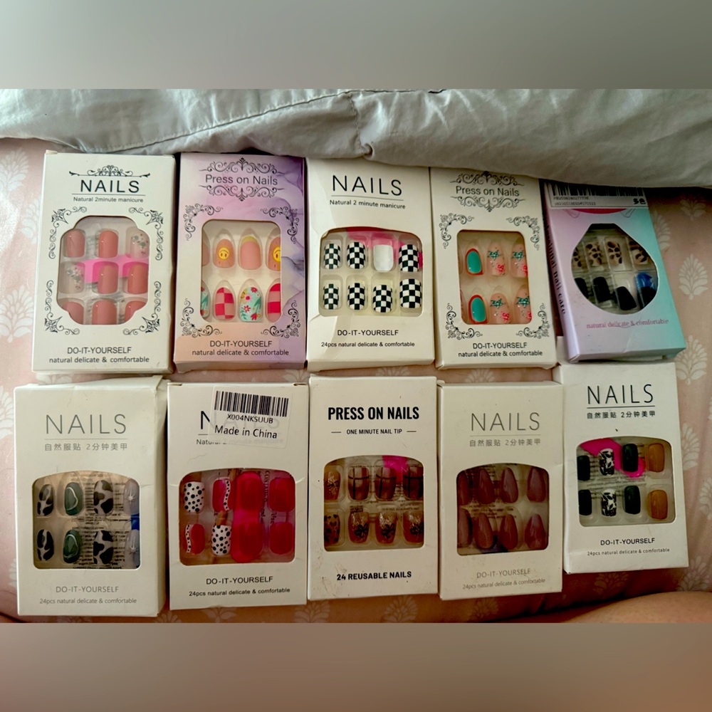 Assorted Press On Nails Set